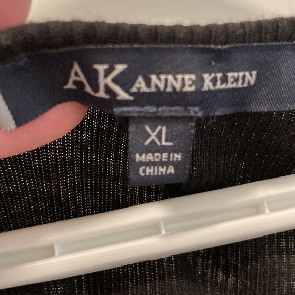 ANNE KLEIN sleeveless top. - Picture 3 of 6